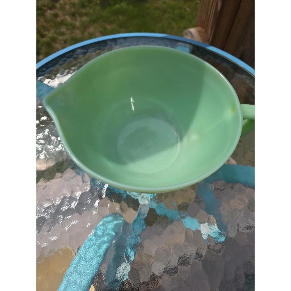 VTG Fire-King Ware Jadeite Batter Bowl w/ Spout & Handle 9.5” Mixing Bowl USA